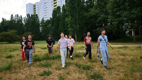 Солнце и бетон — кадр 7