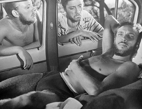Три плюс два — кадр 1