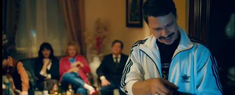 Неприличные деньги — кадр 1