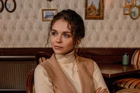 Аист на крыше — кадр 6