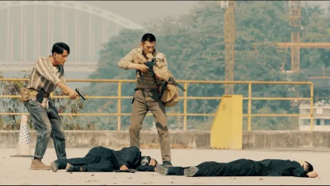 Прорыв сквозь линию огня — кадр 1