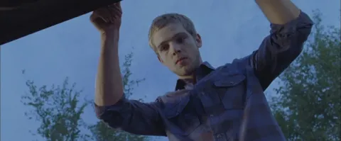 Дом в конце улицы — кадр 4