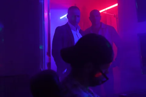 Под защитой — кадр 10