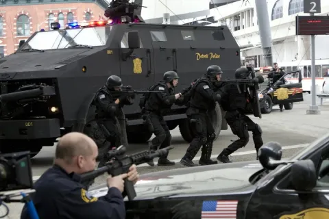S.W.A.T.: Огненная буря — кадр 12