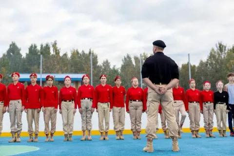 Квест — кадр 1