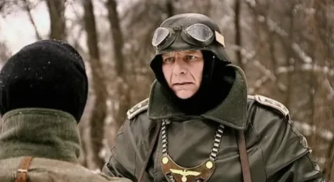 Двое — кадр 2