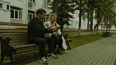 Запретная группа — кадр 1