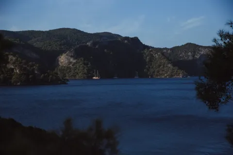 Между нами глубокое море — кадр 3
