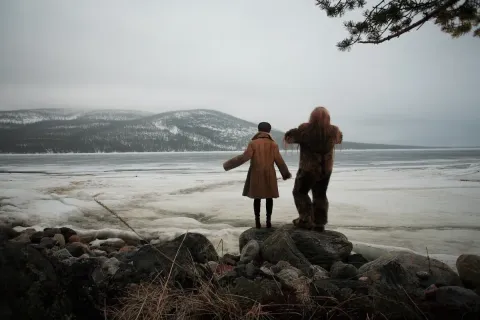 Самка — кадр 2