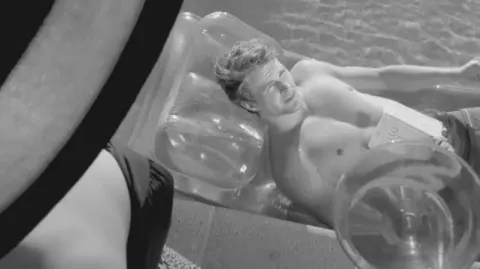 Дерево Джошуа, 1951 год: Портрет Джеймса Дина — кадр 2
