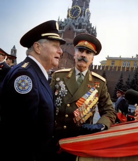 Полицейская академия 7: Миссия в Москве — кадр 12