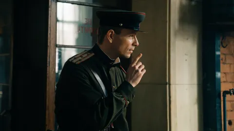 Атом — кадр 6