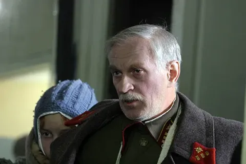 На солнечной стороне улицы — кадр 8