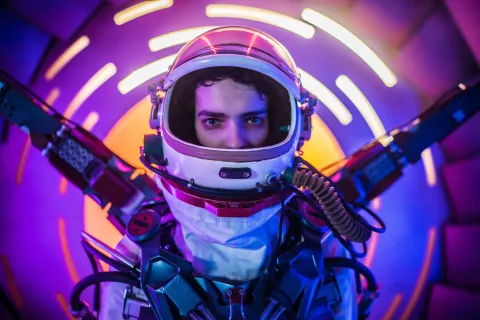 2067: Петля времени — кадр 5