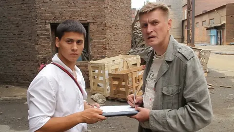 Шагая по канату — кадр 6