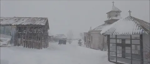 За холмами — кадр 8