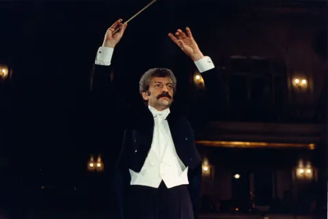 Высокий блондин в черном ботинке — кадр 9
