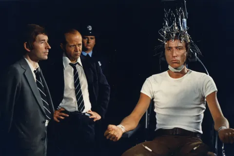 Высокий блондин в черном ботинке — кадр 10
