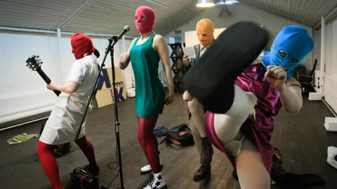Показательный процесс: История Pussy Riot — кадр 1