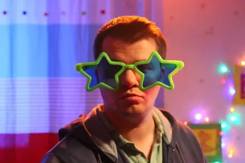 Друзья друзей — кадр 1