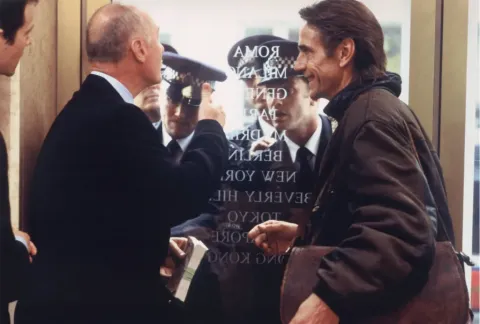 А теперь, дамы и господа — кадр 5