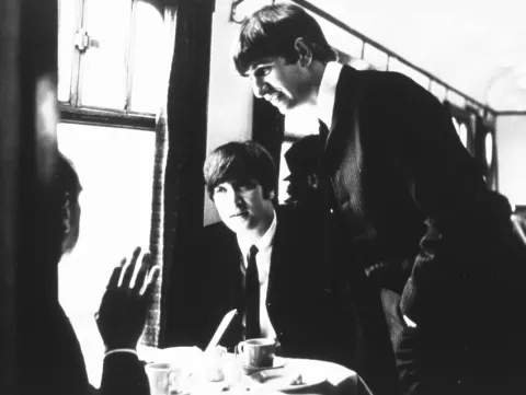 The Beatles: Вечер трудного дня — кадр 1