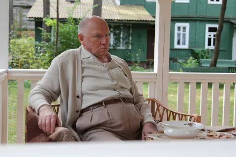 В созвездии Стрельца — кадр 8