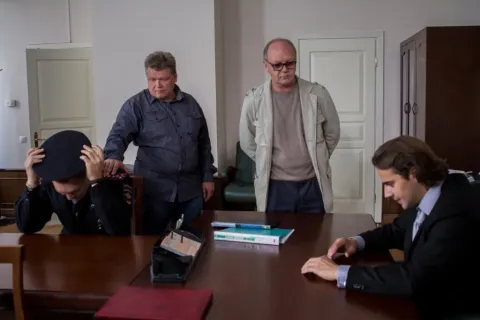 Снег растает в сентябре — кадр 7