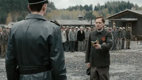 Голый среди волков — кадр 3