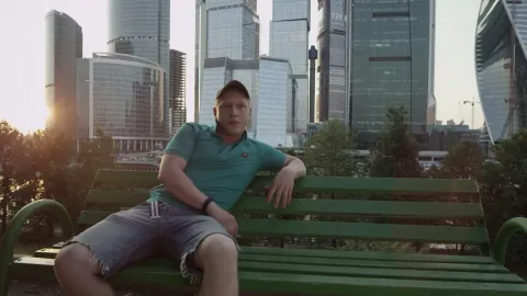 Легко ли быть молодым? — кадр 1