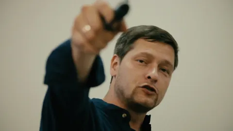 Сборщики — кадр 7