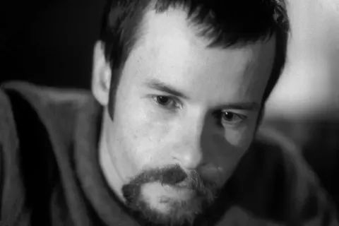 Пока не разбудят нас голоса живых — кадр 2