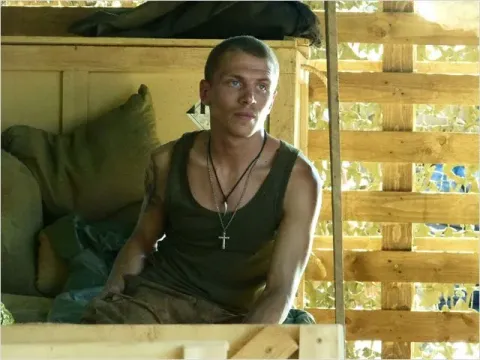 Ни на небесах, ни на земле — кадр 2
